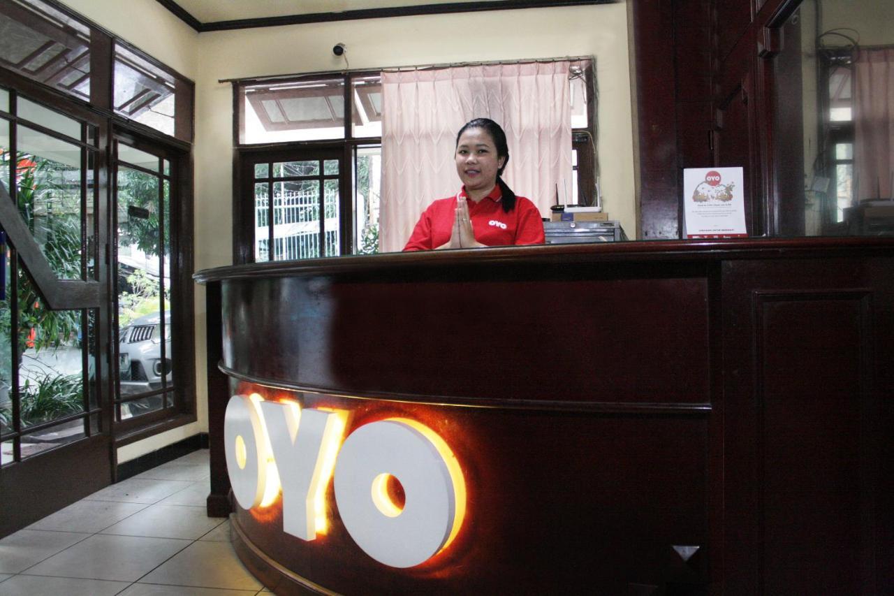 Hotel Vaccinated Staff - Oyo 181 Wisma Bintang Giacarta Esterno foto