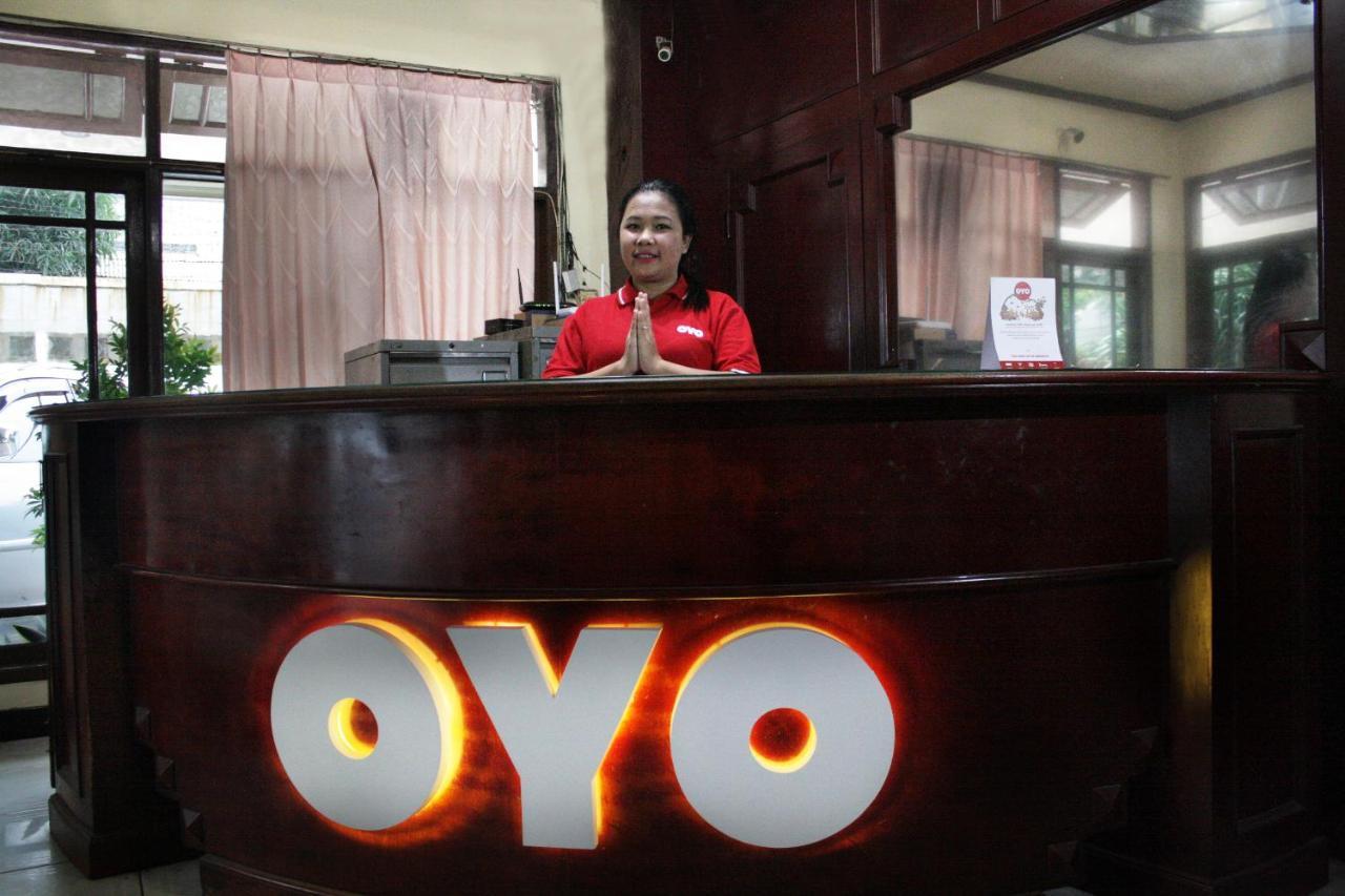 Hotel Vaccinated Staff - Oyo 181 Wisma Bintang Giacarta Esterno foto